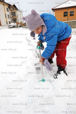 Pierwszy porzadny snieg w Gdansku. Dzieciaki dlugo...