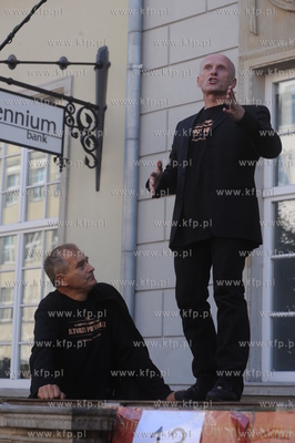 Happening pt "Aktorzy Przyjechali" z okazji wmurowania...