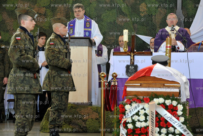 Pruszcz Gdansk, 49. Pulku Smiglowcow Bojowych. Uroczystosc...