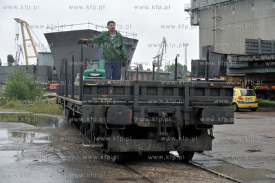 Stocznia Gdanska SA. Pociag sluzacy do transportu na...