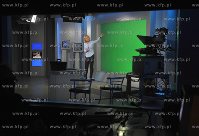 Marzena Sienkiewicz gdanska pogodynka w studio Telewizji...
