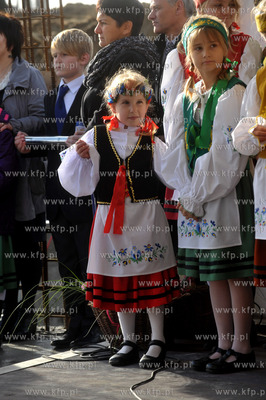 Banino, ul. Tuchomska. Uroczystosc wmurowania kamienia...