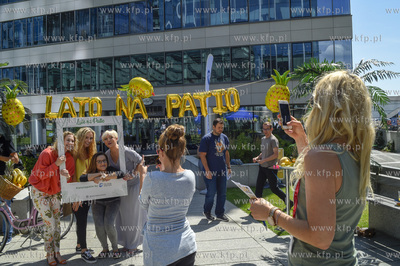 Gdańsk Oliwa. Olivia Bussines Centre. Lato na patio....