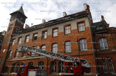 Sopot. Cwiczebna ewakuacja poczty przy ul. Kosciuszki....