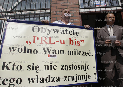 Europosel PiS zdecydowal przekazac wydawcy Gazety Wyborczej...