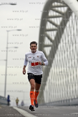 Polmaraton Gdanski. Nz. Adam Korol. 26.10.2014 fot....