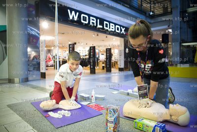 25. Finał WOŚP w C.H. Manhattan. Nz. pokaz pierwszej...