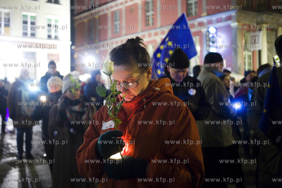 Solidarność Białych Róż pod Fontanną Neptuna...