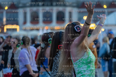 Sopot. Molo. Dni Kurortu w Sopocie. Nz. Silent disco....