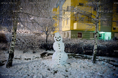 Gdansk. Zimowy krajobraz osiedla Ujescisko po obfitych...