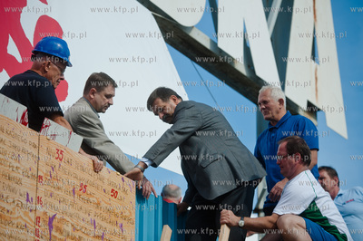 Gdansk. Brama Historyczna nr 2 Stoczni Gdanskiej. Stoczniowy...