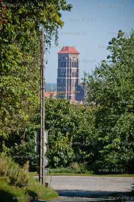 Gdansk. Widok z Biskupiej Gory na wieze Bazyliki Mariackiej.
11.09.2012
fot....