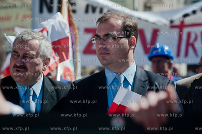 Gdansk. Manifestacja sympatykow Prawa i Sprawiedliwosci...