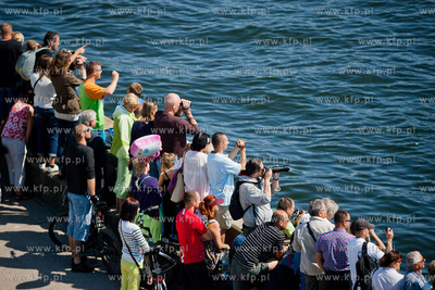 Gdynia. Swieto Morza. Pokaz dzialan antyterrorystycznych...