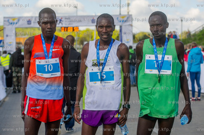 Plac Dwoch Miast. PKO Polmaraton Sopot 2015.
Nz zdobywca...