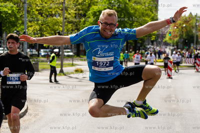 Zawodnicy na trasie I PZU Gdansk Maraton.
17.05.2015
fot....