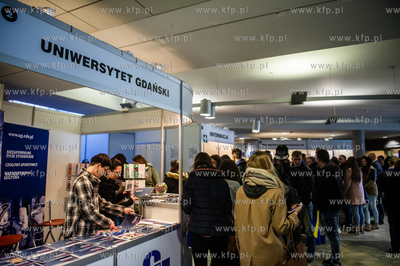 Uniwersytet Gdanski. Wydzial Prawa i Administracji....