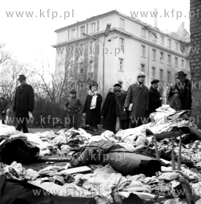 Gmach KW PZPR w Gdansku, spalony podczas wydarzen "...