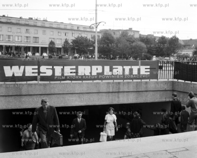 Plakat zapowiadajacy premiere filmu Westerplatte nad...