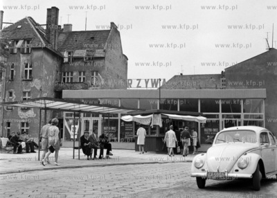 Pawilon warzywno owocowy przy ulicy Hibnera ( obecnie...