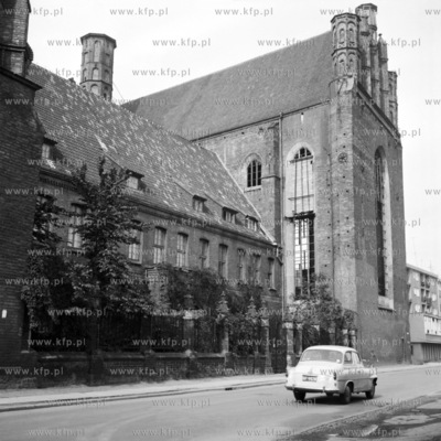 Kościół Świętej Trójcy w Gdańsku. Widok na kościół...