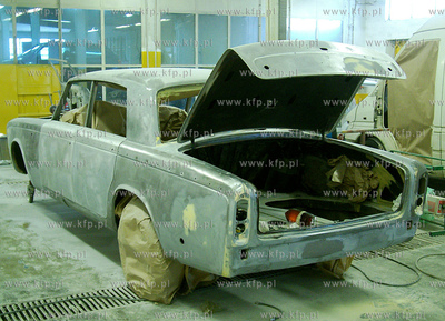 Rolls Royce z 1968 roku restaurowany w warsztacie blacharskim...