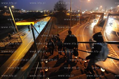 Przystanek Gdynia Stocznia. Obchody 38 rocznicy wydarzen...