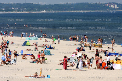 Swinoujscie. Wysoka temparatura sprzyjala plazowaniu....