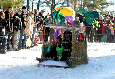 Druga edycja Crezy slide - Zjazdu na byle czym, odbywajaca...