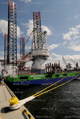 Gdansk. Nabrzeze Obroncow Westerplatte. Zbudowany w...