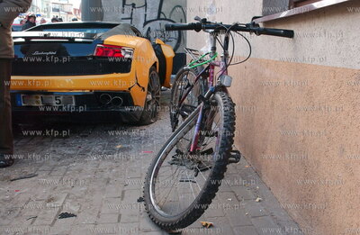 Sopot. Al Niepodleglosci 780. Samochod Lamborgini z...