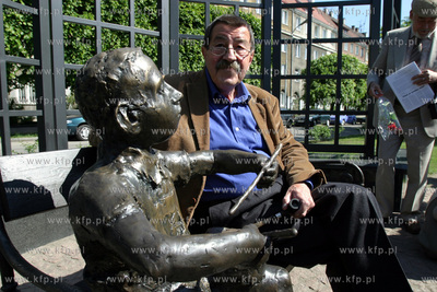 Dzisiaj niemiecki pisarz Gunter Grass, goszczacy w...