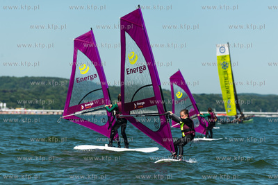 Plaza w Sopocie, przy Sopockim Klubie Zeglarskim. Briefing...