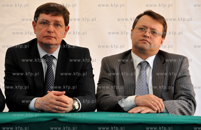 Stocznia Gdansk. Wodowanie jednostki COMBIDOCK IV....