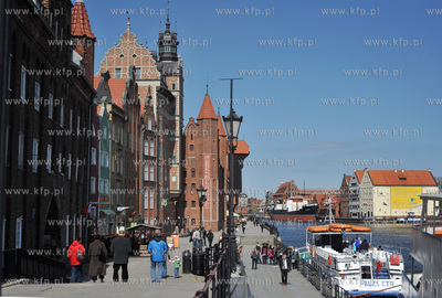 Glowne Miasto w Gdansku - nz widok na Dlugie Pobrzeze...