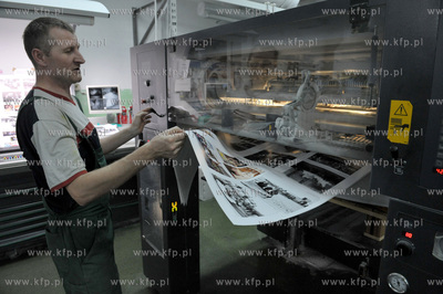 W drukarni POZKAL w Inowroclawiu rozpoczal sie druk...