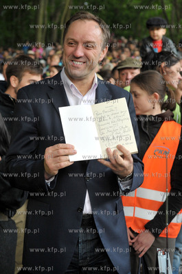 Wyburzanie Mostku Weisera Dawidka na gdanskiej Strzyzy....