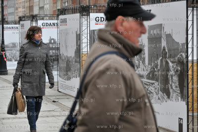 Wystawa Gdansk miasto od nowa na Dlugim Targu. Zdjęcia...