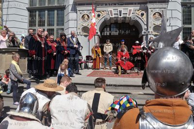 Gdansk. Swieto Miasta. Parada i inscenizacja  na ul....
