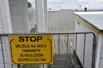 Sztorm i wiatr w Sopocie. Molo zostało zamknięte...