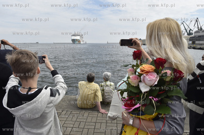 Zawinięcie statku wycieczkowego "Norwegian Getaway"...