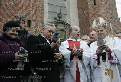 Gdansk. Katedra Oliwska Msza św. pod przewodnictwem...