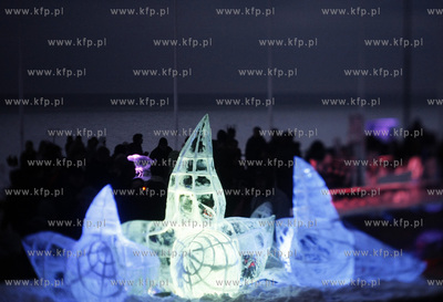 Gdynia. Bulwar nadmorski. II Festiwal Rzezb Lodowych.
07.02.2010
fot....