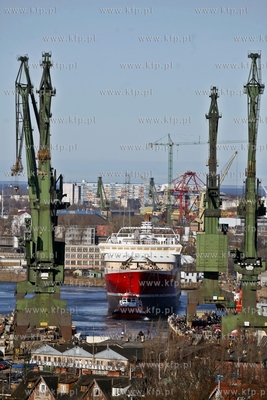 Stocznia Gdansk. Pochylnia B1. Wodowanie promu pasazersko-samochodowego...