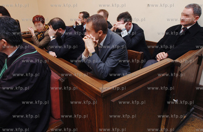 Rozpoczal sie proces w sprawie nielegalnych operacji...