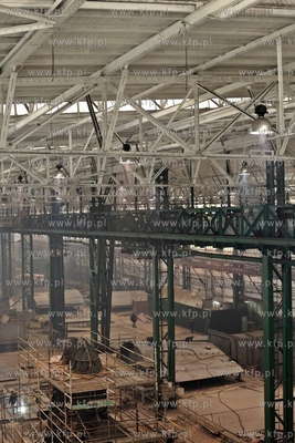 Stocznia Remontowa Nauta S.A. buduje statki w hali...