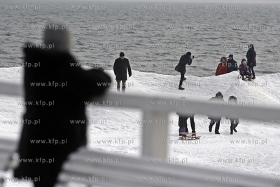 Niedziela na plazy w Gdyni Orlowie.
02.02.2014
fot....