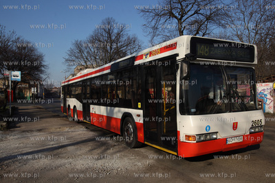 Autobus Neoplan N4020 linii 148 na przystanku w Gdańsku...