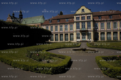 Park Oliwski. Pałac Opatów. 11.06.2015 fot. Krzysztof...