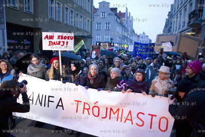 Międzynarodowy Strajk Kobiet. Przemarsz ulicami Gdańska....